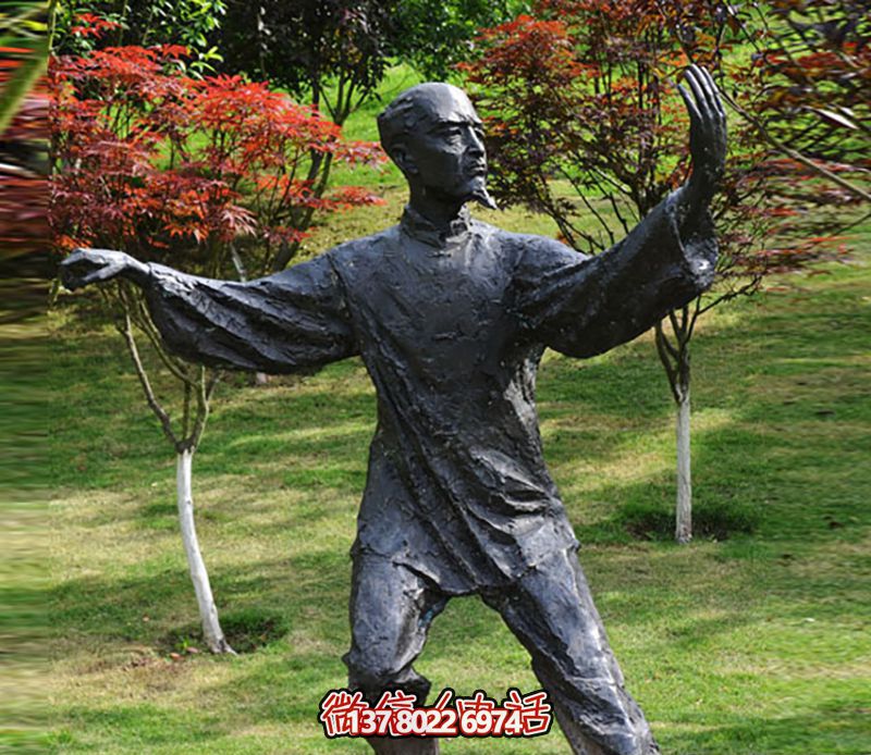 公園太極銅雕裝飾，增添運動人物氣息